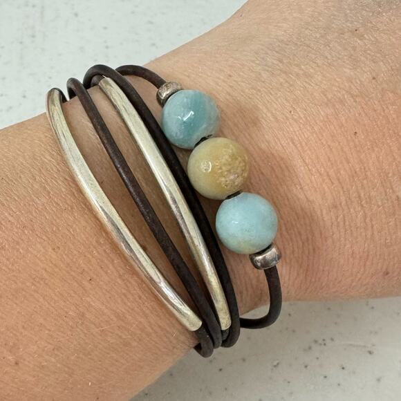 Brown Leather Blue Stone Bead & Silver Tone Bracelet Magnetic Clasp Boho - Picture 1 of 7